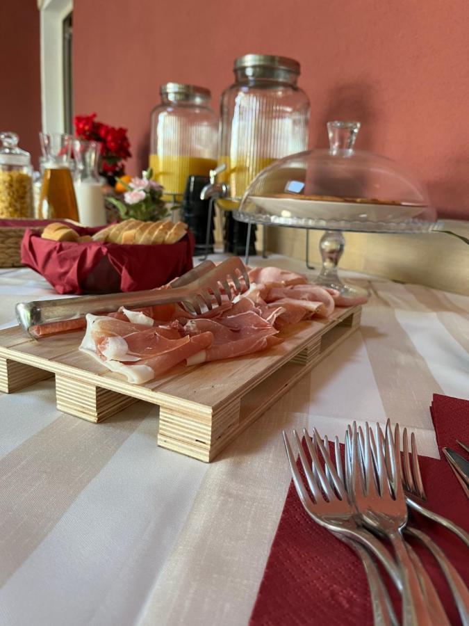 Bed & Breakfast La Rondinella Cerasolo Ngoại thất bức ảnh